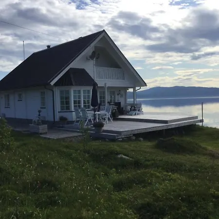 Prázdninový dům Idyllisk Hus Ved Sjoen